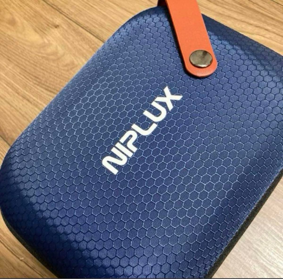 新品未使用　おまけ付き　NIPLUX FASCIALAX MINI 　マッサージガン 軽量 充電式 小型 電動