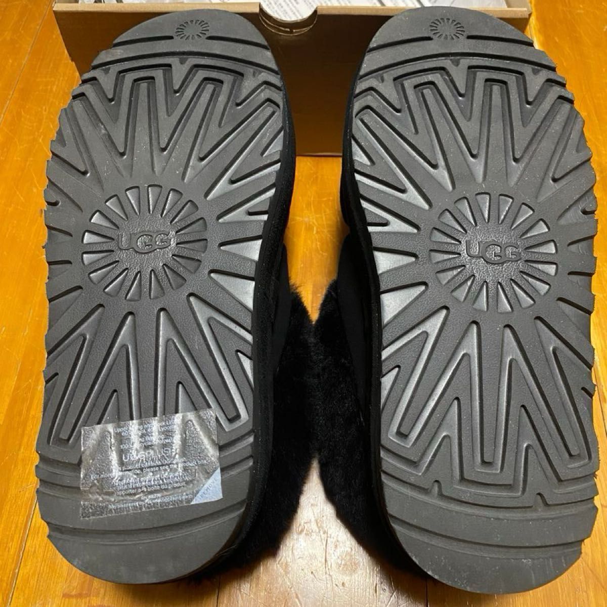 美品 UGG アグ tazllita ダズリータ 厚底 ムートン スリッポン 美品 UGG アグ tazllita ダズリータ 厚底 ムートン スリッポン