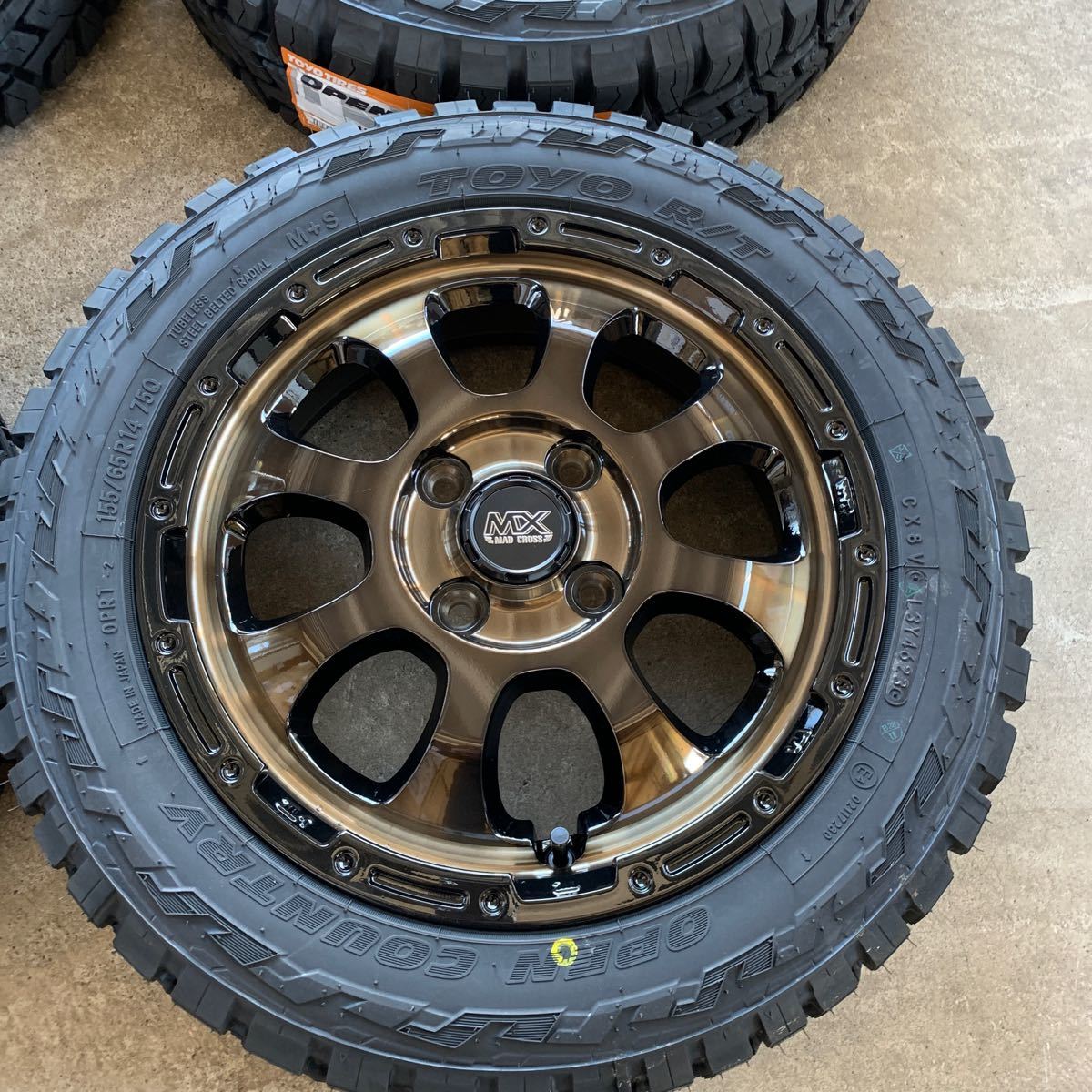 【マッドクロスグレイス】新品TOYOオープンカントリーRT 155/65R14 エブリィアクティハイゼットデリカミニ軽トラ 軽バン　ブロンズ_画像2