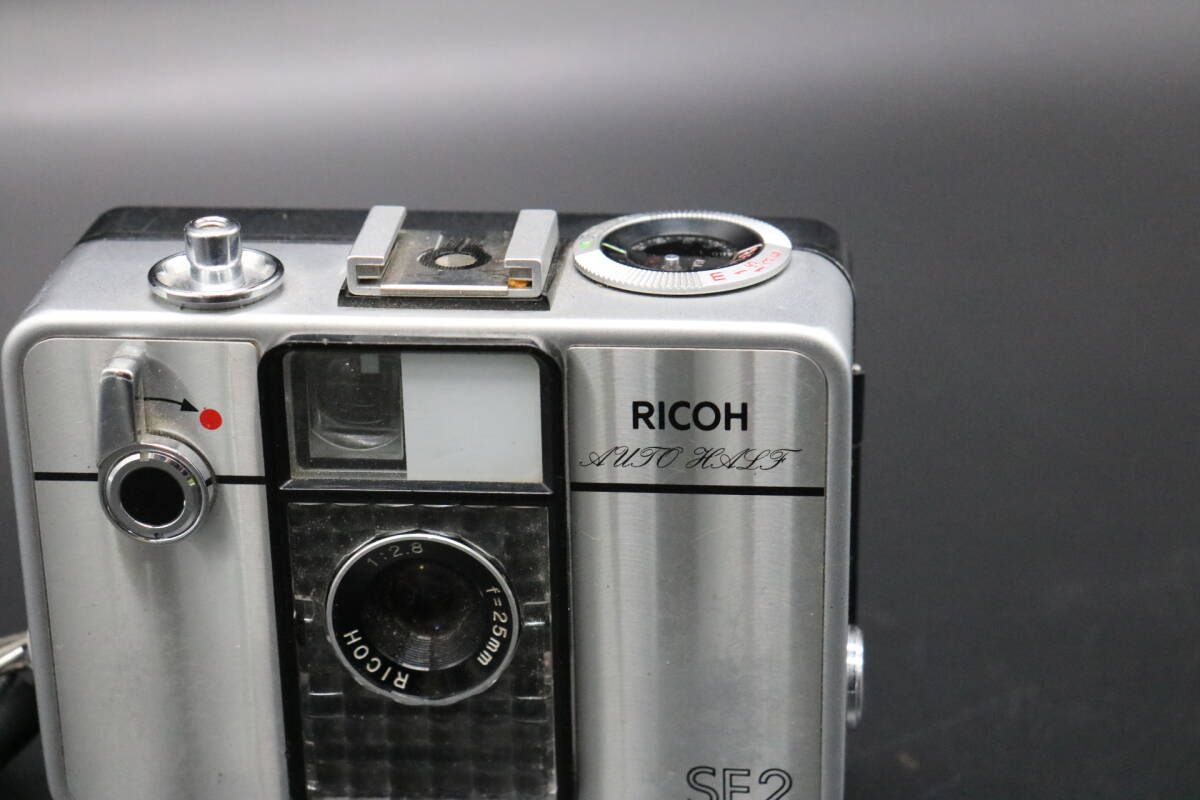 usA-556 リコー Ricoh Auto Harf SE2 f=25mm F2.8 コンパクトカメラ　経年劣化有 現状品_画像2