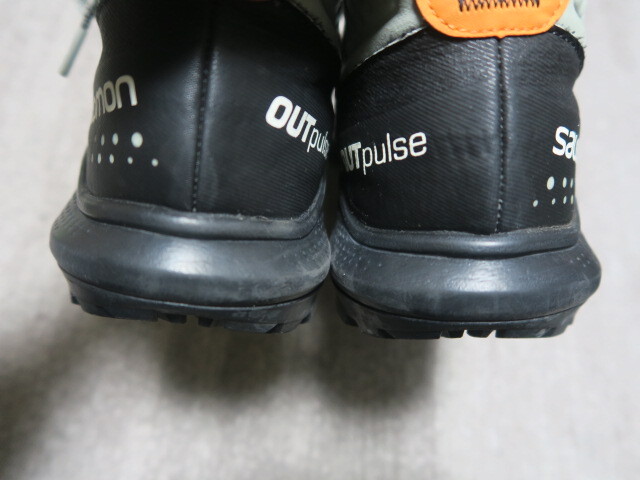 2万★美品 サロモン 防水 SALOMON OUTPULSE MID GORE-TEX 超軽量 片足378g 低山 Fuze Surge機能 ハイキングブーツ US8.0 JP26cm グレー系_画像6