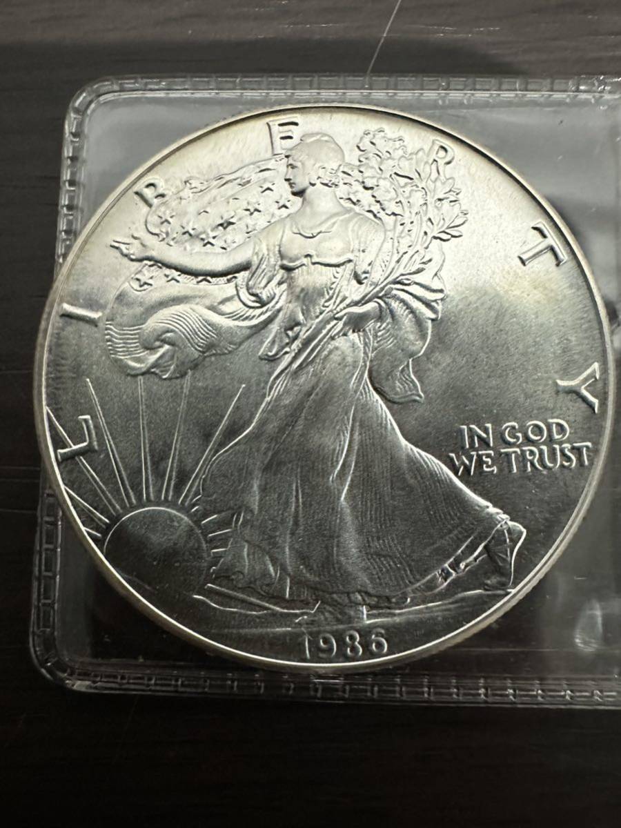 イーグル 1ドル銀貨 ウォーキングリバティ 1oz アメリカンイーグル ONE DOLLAR FINE SILVER 31.29g_画像1