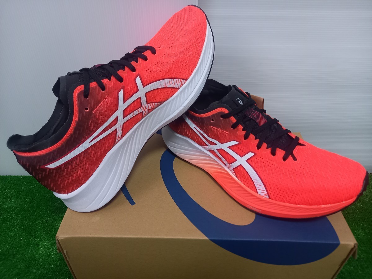 未使用 ASICS/アシックス メンズランニングシューズ MAGIC SPEED/マジックスピード 1011B026 600:サンライズレッド×ホワイト 25.0cm 厚底 _画像2