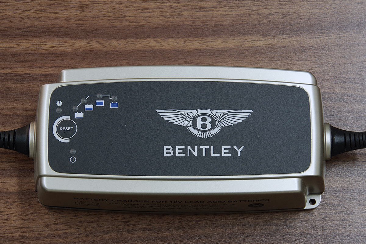未使用 ベントレー Bentley バッテリーチャージャー CTEK JS7000 日本正規仕様 バッテリーコンディショナー シーテック 充電器 送料無料|Yahoo!フリマ(旧PayPayフリマ) 未使用 ベントレー Bentley バッテリーチャージャー CTEK JS7000 日本正規仕様 バッテリーコンディショナー シーテック 充電器 送料無料|Yahoo!フリマ(旧PayPayフリマ)