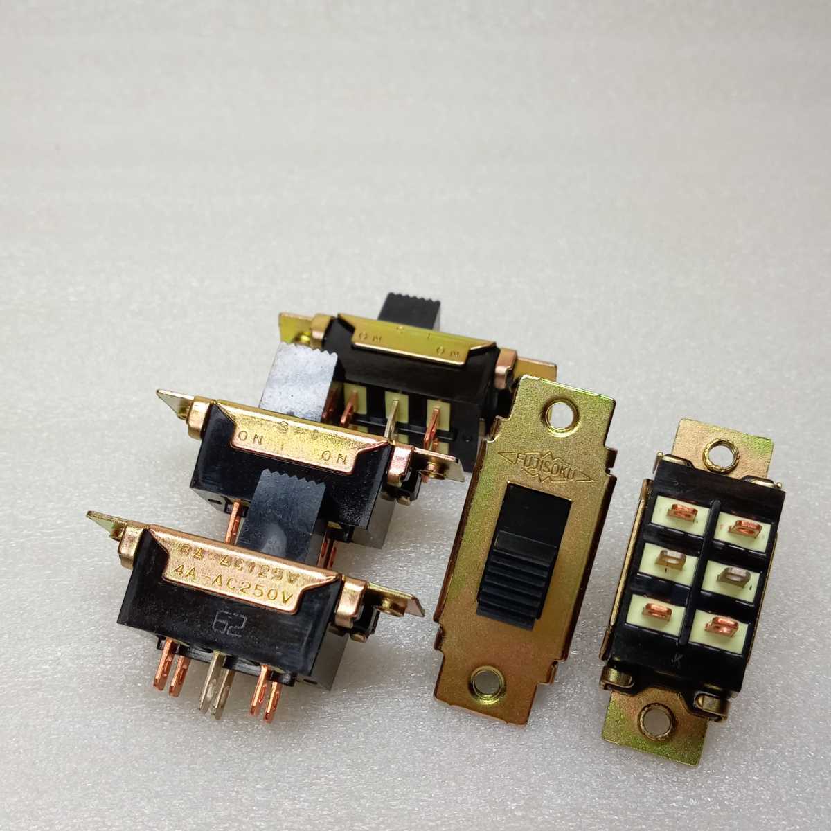 フジソク FUJISOKU「小形スライドスイッチ S-1 5個：ON-ON 2回路」電源回路 半田接続端子 未使用・長期保管品の画像3