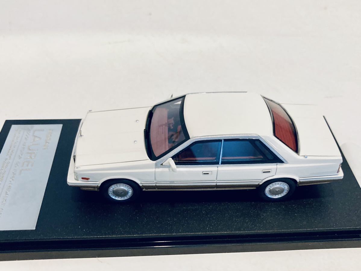 【送料無料】1/43 ハイストーリー 日産 ローレル 4ドア ハードトップ (C32) V20 ターボ メダリスト 1984 プレステージホワイトツートン_画像8