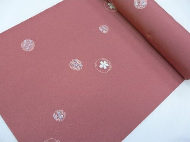 洗える着物 小紋 反物 あずき色系 ピンクに桜と雪輪 248 ggp