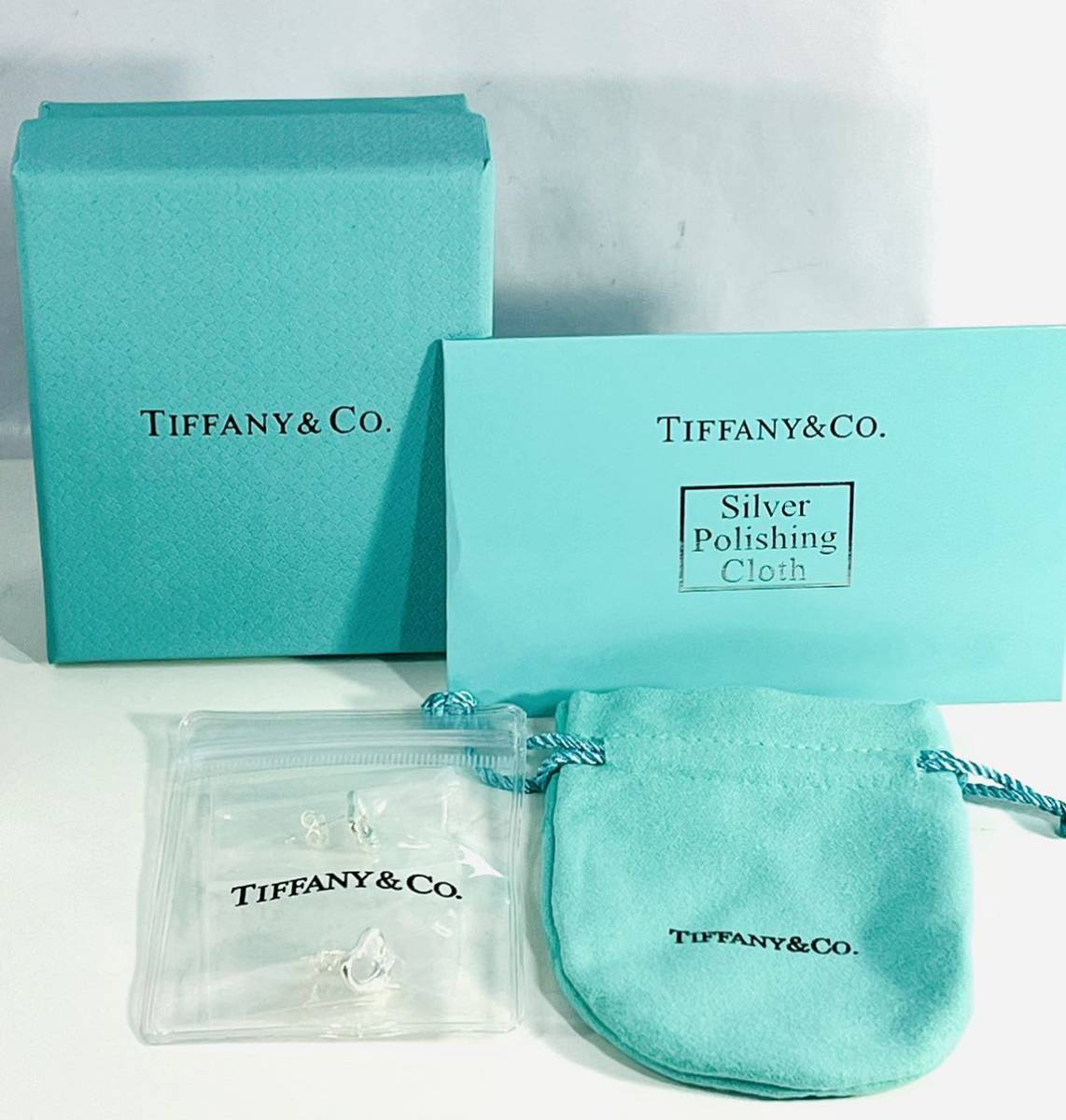 ◇1円 ★ 【新品 未使用】TIFFANY &Co ティファニー ハートピアス 925SV シルバー アクセサリー 箱 保存袋 冊子 【極美品】_こちらの写真全て付属します