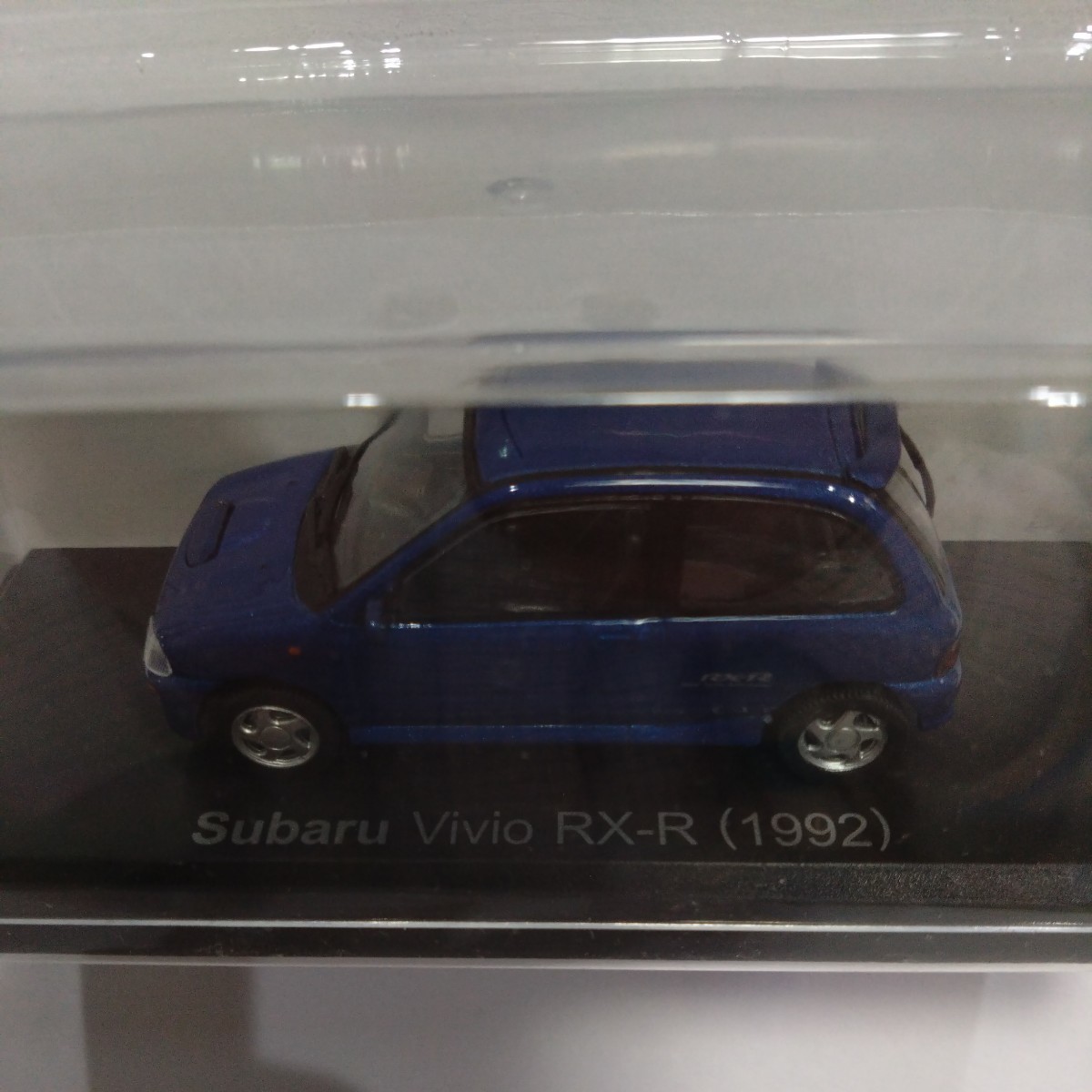 1/43スケールミニカー　スバル　SUBARU　ヴィヴィオ　Vivio RX-R（1992）　国産名車コレクション_画像2