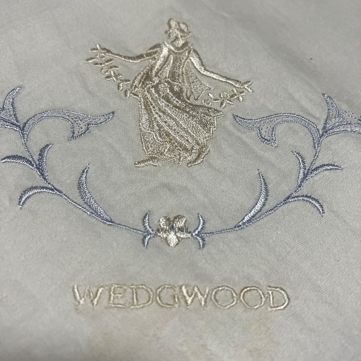 WEDGWOOD ウエッジウッド　 ハンカチ レースハンカチ 刺繍　大判