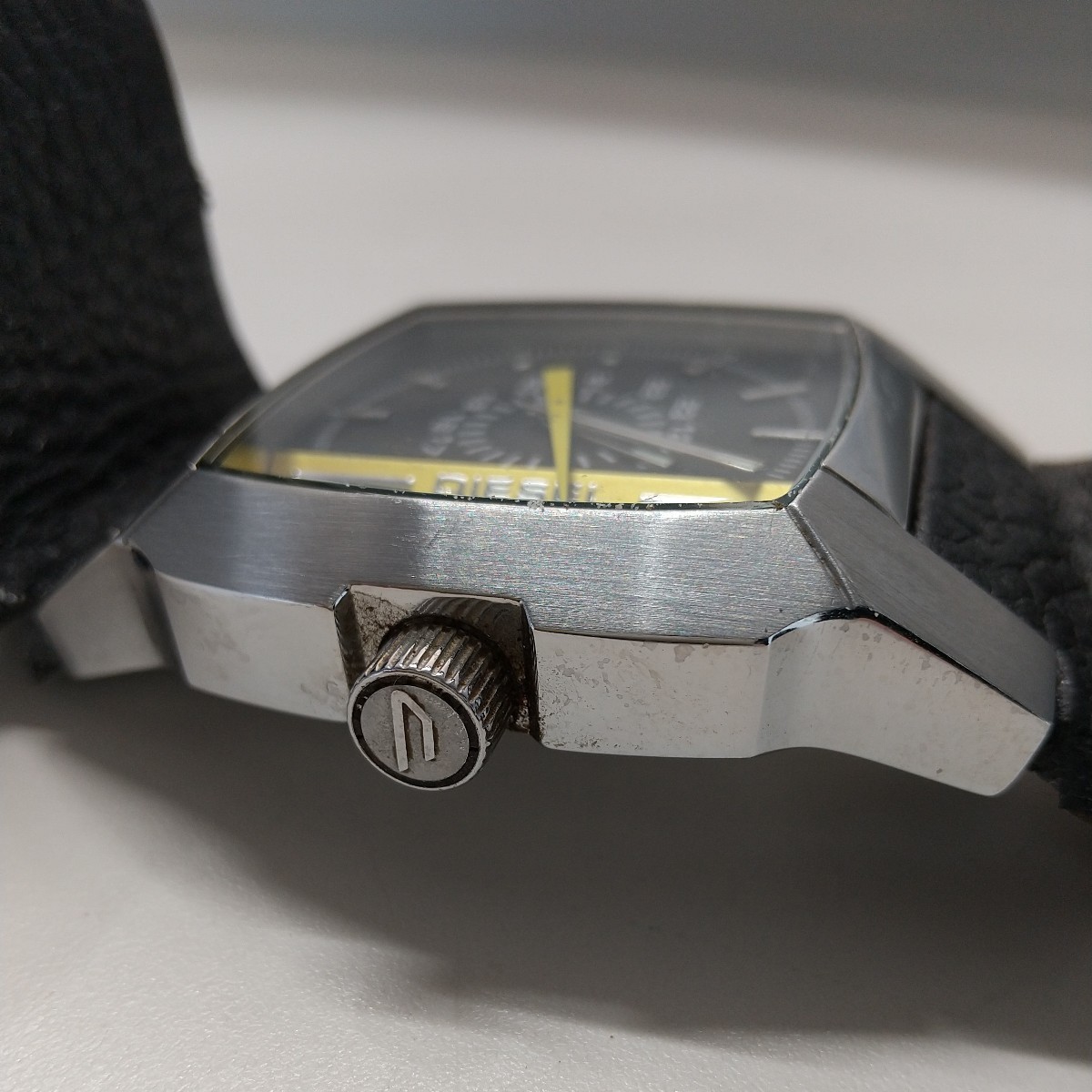 y020803t DIESELディーゼル DZ-1089 メンズ 腕時計 アナログ 2針 シルバー ブラック文字盤 レザーベルト _画像9