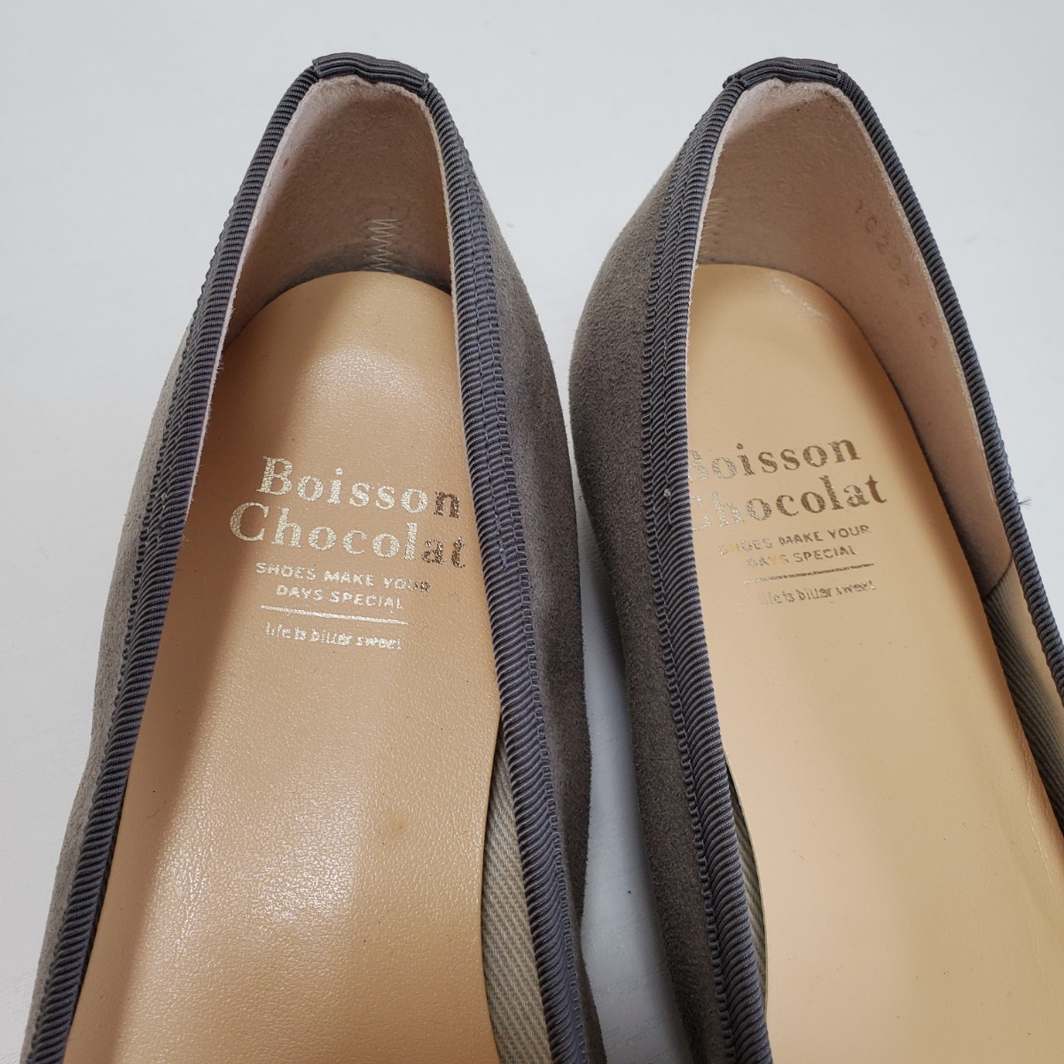  as good as new *Boisson Chocolatbowason chocolate suede leather po Inte dotu Flat pumps ballet shoes (24cm) gray 