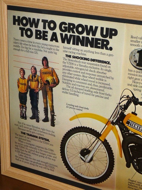 1978年 USA 70s 洋書雑誌広告 額装品 Yamaha YZ100 ヤマハ (A3size) / 検索用 YZ125 YZ80 店舗 看板 ガレージ ディスプレイ 装飾_画像2