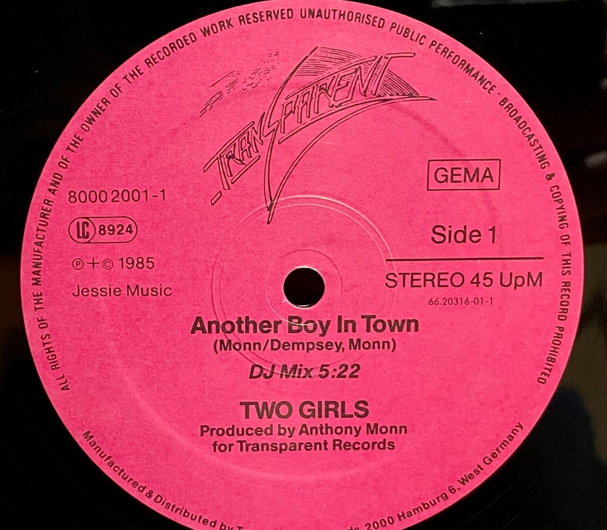 TWO GIRLS / ANOTHER BOY IN TOWN 中古盤12インチの画像3