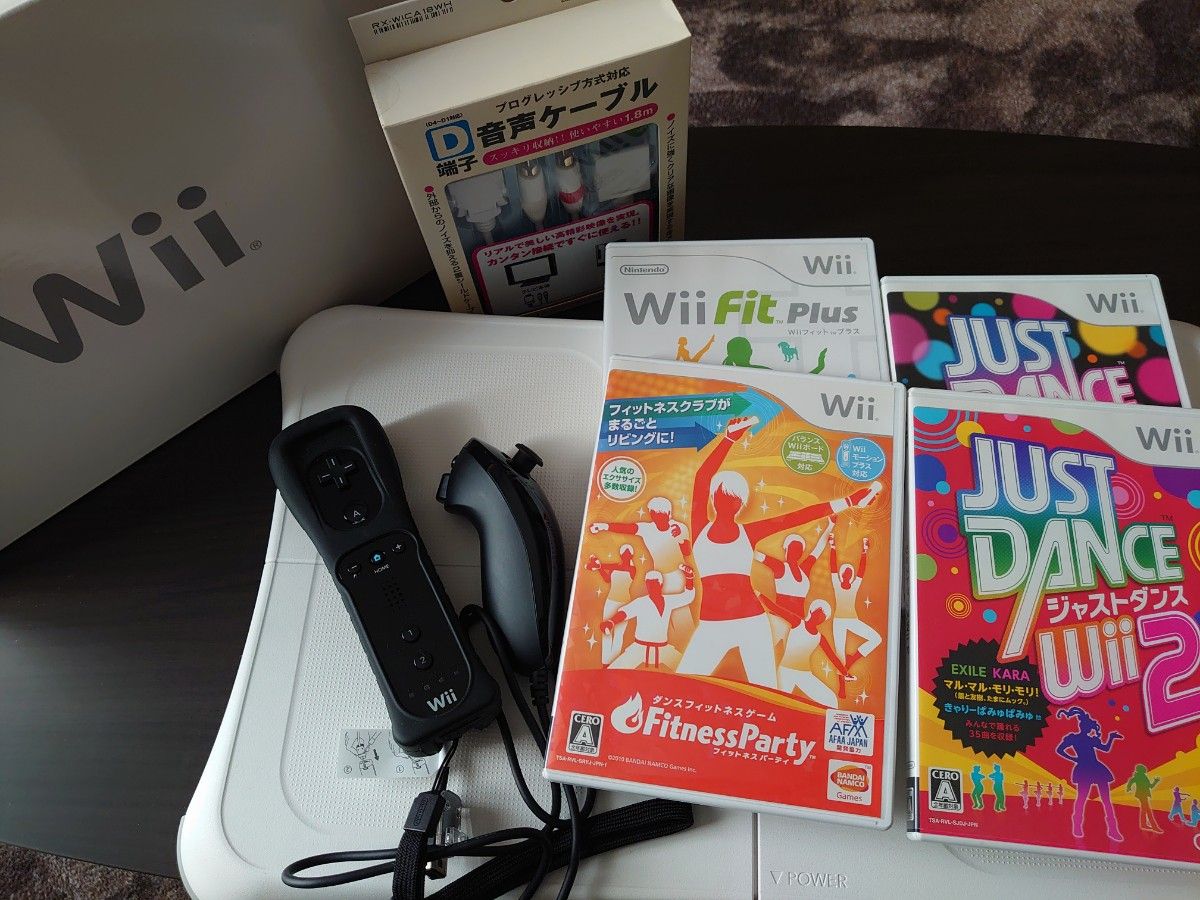 任天堂 Wii 本体 + Wii Fit バランスボード + Wiiリモコン 任天堂 Wii 本体 + Wii Fit バランスボード + Wiiリモコン