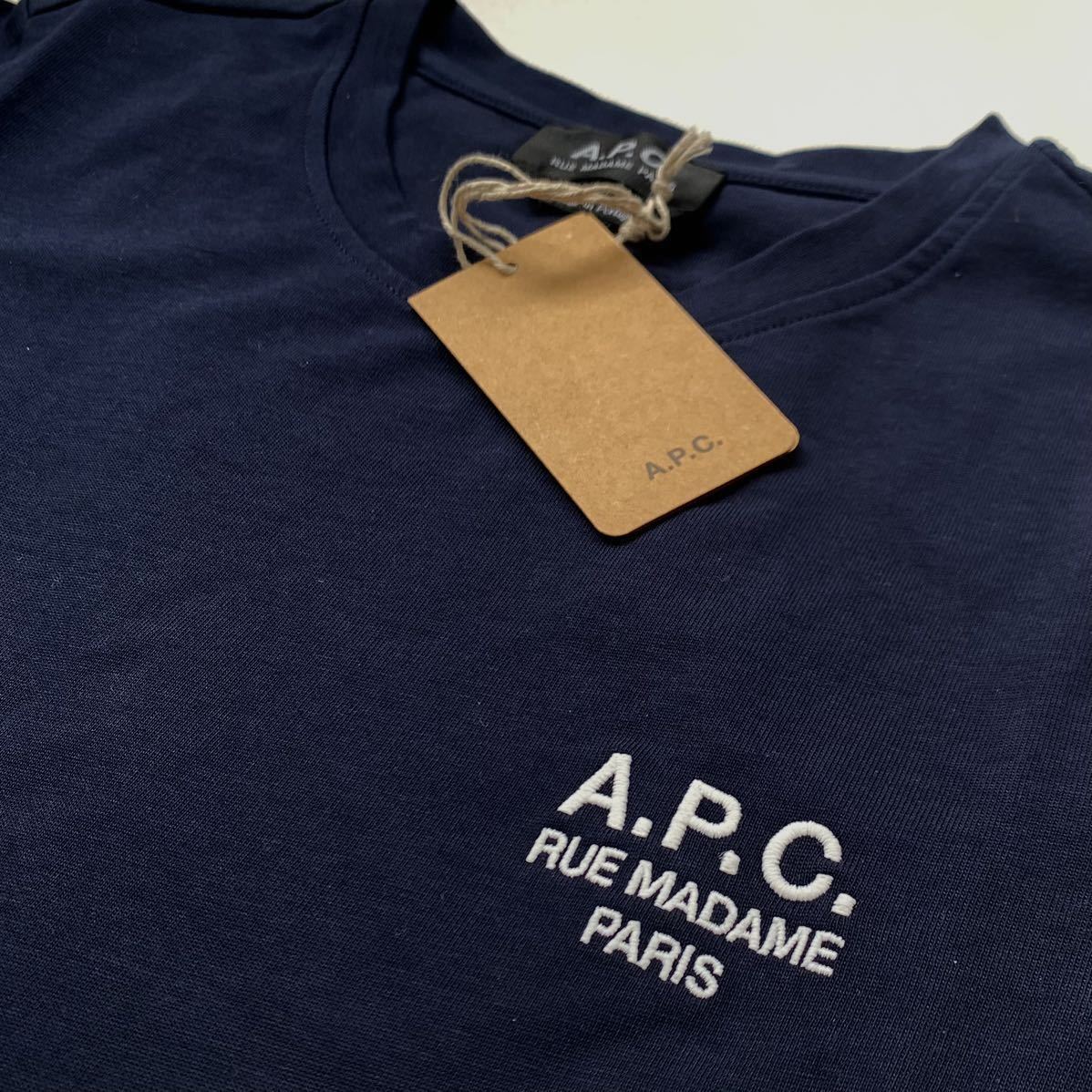 S new goods A.P.C. A.P.C. standard embroidery Logo Denise T-shirt .1.54 ten thousand dark navy lady's APC thick 2023SS short sleeves 
