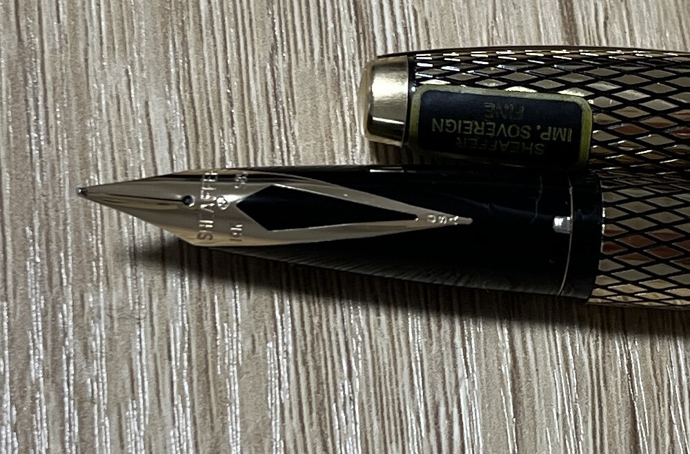 【美品・箱付き】シェーファー( SHEAFFER U.S.A)万年筆 インペリアル ペン先14K(585)ゴールド格子柄14k GF_画像3