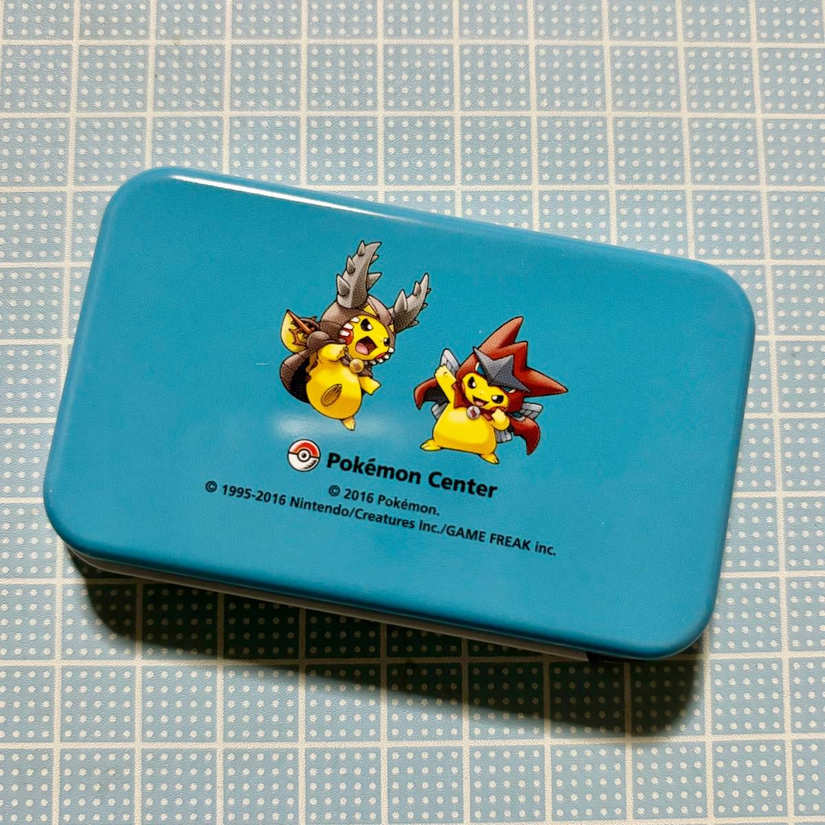ポケモン ポケットモンスター Pokemon ポケセン限定 メガポンチョを着たピカチュウ プチ缶 ハッサム カイロス