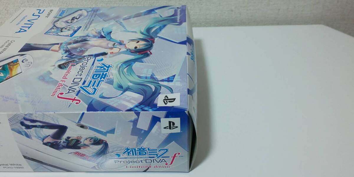 PlayStation Vita 初音ミク Limited Edition Wi-Fiモデル PCHJ-10002 Project DIVA f_画像10