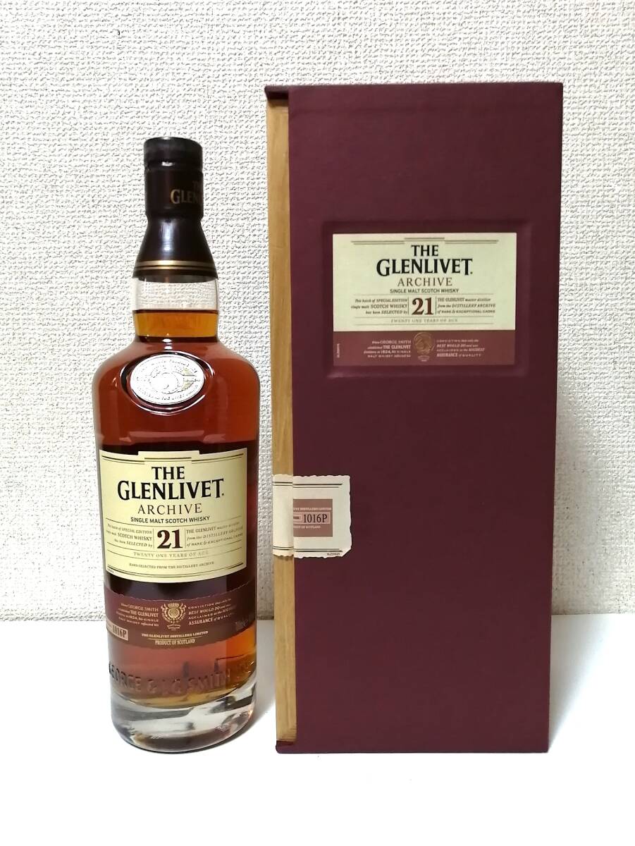 THE GLENLIVET グレンリベット21年 ARCHIVE アーカイブ 旧ボトル 700ml 43度 未開封 木箱付き_画像1