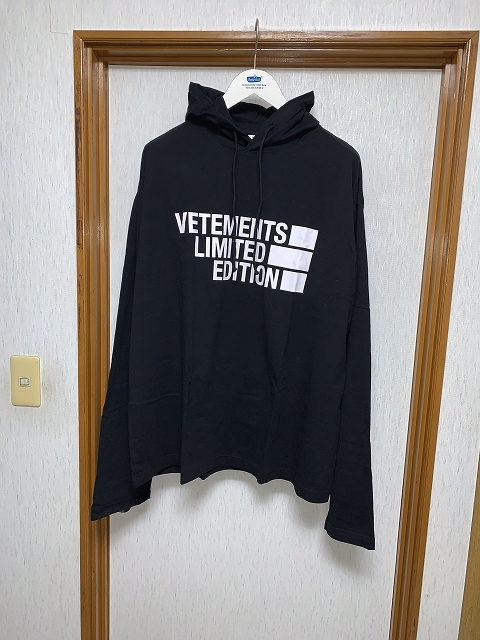 M 新品 VETEMENTS LIMITED EDITION パーカー_画像1