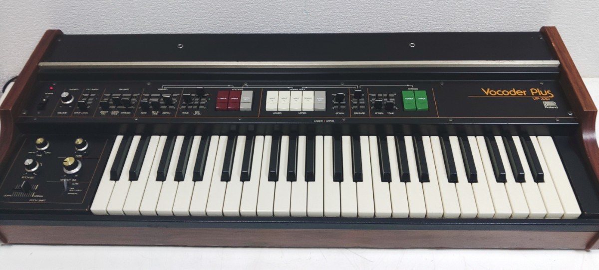 Roland　名機Vocoder plus VP-330　コレクター放出品　希少ヴィンテージ　通電確認済み_画像1