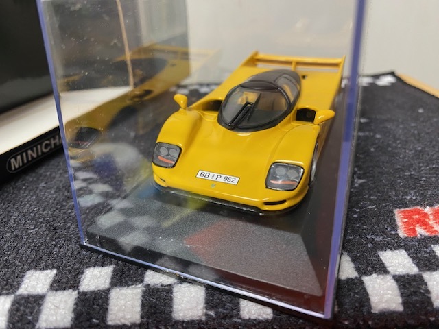 1/43 MINICHAMPS Dauer Porsche 962 Street Version Yellow ダウアー・ポルシェ ストリート・バージョン_画像3