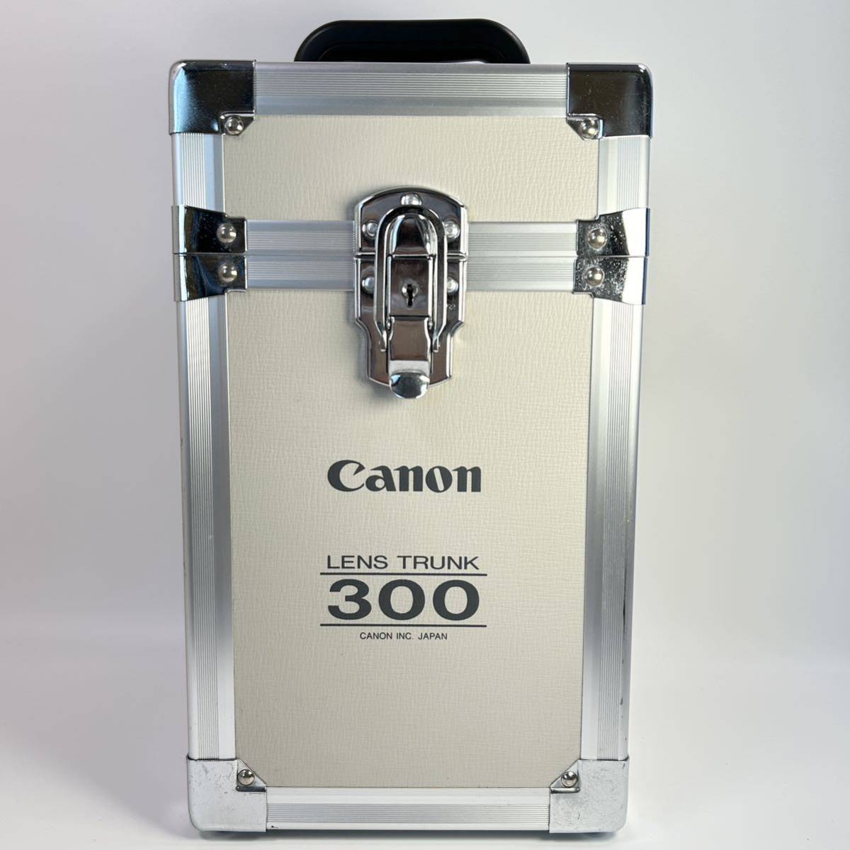 CANON LENS TRUNK 300 キャノン レンズ用 アルミハードケース レンズトランク 鍵付き （021804_画像1
