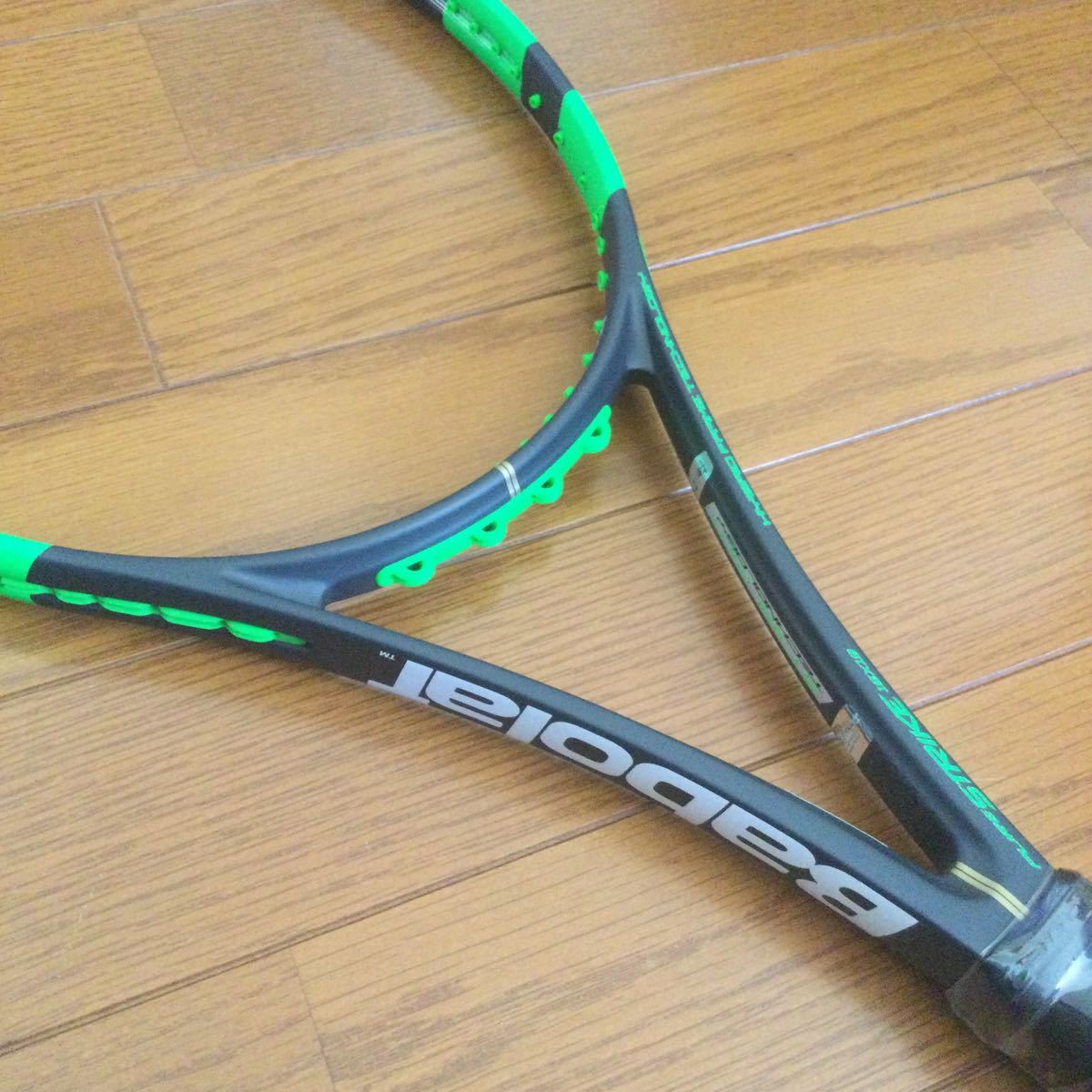 新品 バボラ テニスラケット pure strike 16×19 ウィンブルドン 新品 バボラ テニスラケット pure strike 16×19 ウィンブルドン