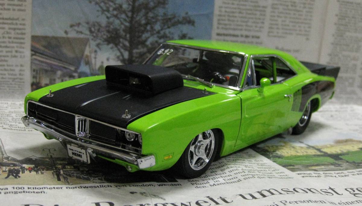 * ultra rare out of print * Dan Bally mint *1/24*1969 Dodge Charger Pro Street green / black 