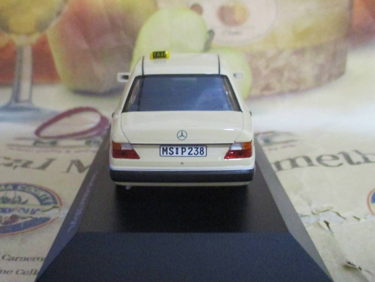 ☆激レア絶版*世界500台*Minichamps PMA*1/43*Mercedes-Benz 230E (W124) Taxi 1990 クリーム*Tatort Munster_画像4