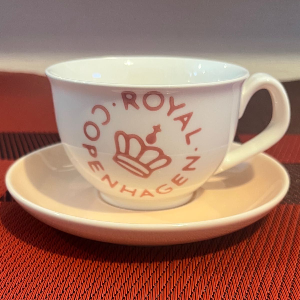 【未使用に近い】ロイヤルコペンハーゲン　ニューシグネチャー　カップ&ソーサー ROYAL  COPENHAGEN