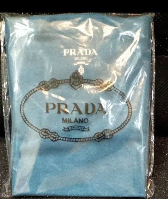 【PRADA】☆新品未使用限定非売品プラダブルートートバック(外箱付)＋PRADABEAUTYステッカーシールセット￥6,299円