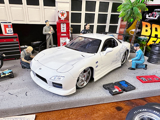 映画　ワイルドスピード　ダイキャストミニカー 1/24スケール（1993年マツダ　RX-7　ホワイト　HKS） ■ アメリカン雑貨 アメリカ雑貨_画像1