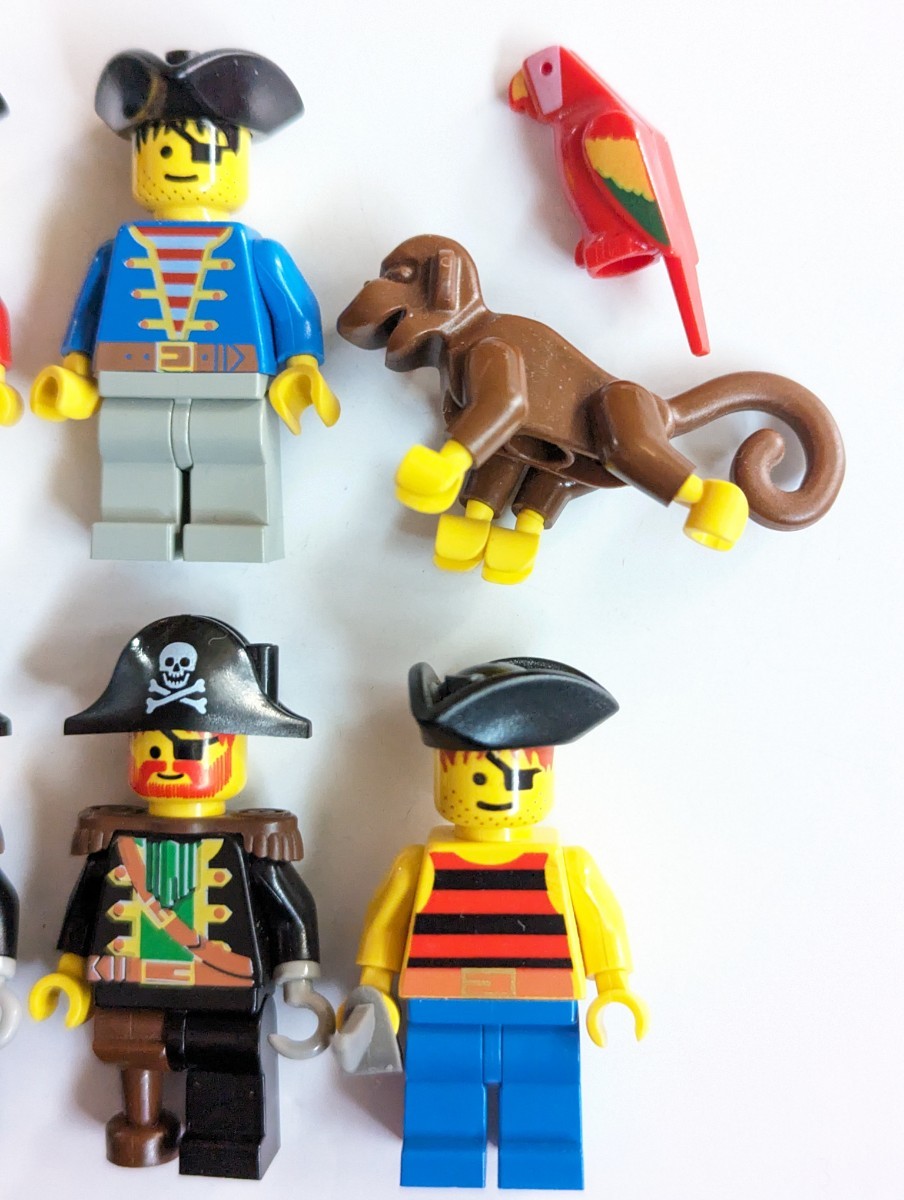 LEGO / レゴ 南海の勇者　ミニフィグセット　7体　＋サル、トリ_画像4