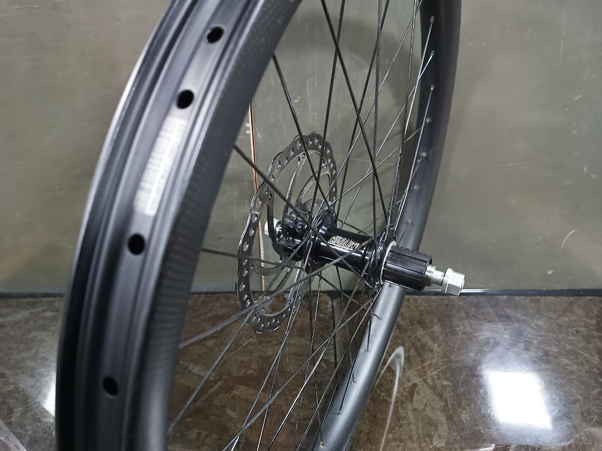 8500円 26インチMTB・DH用リアホイール カーボンリム × Hadley 8500円 26インチMTB・DH用リアホイール カーボンリム × Hadley