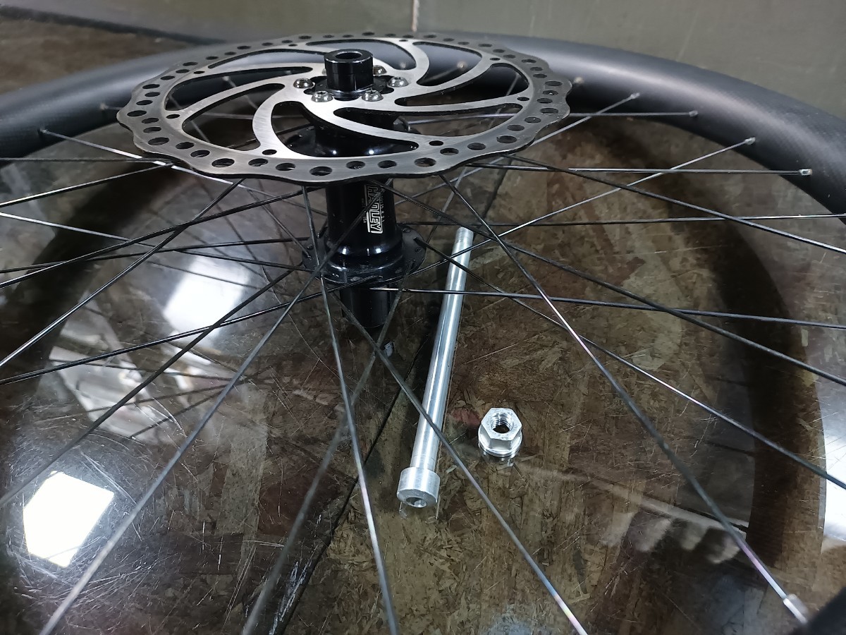 8500円 26インチMTB・DH用リアホイール カーボンリム × Hadley 8500円 26インチMTB・DH用リアホイール カーボンリム × Hadley