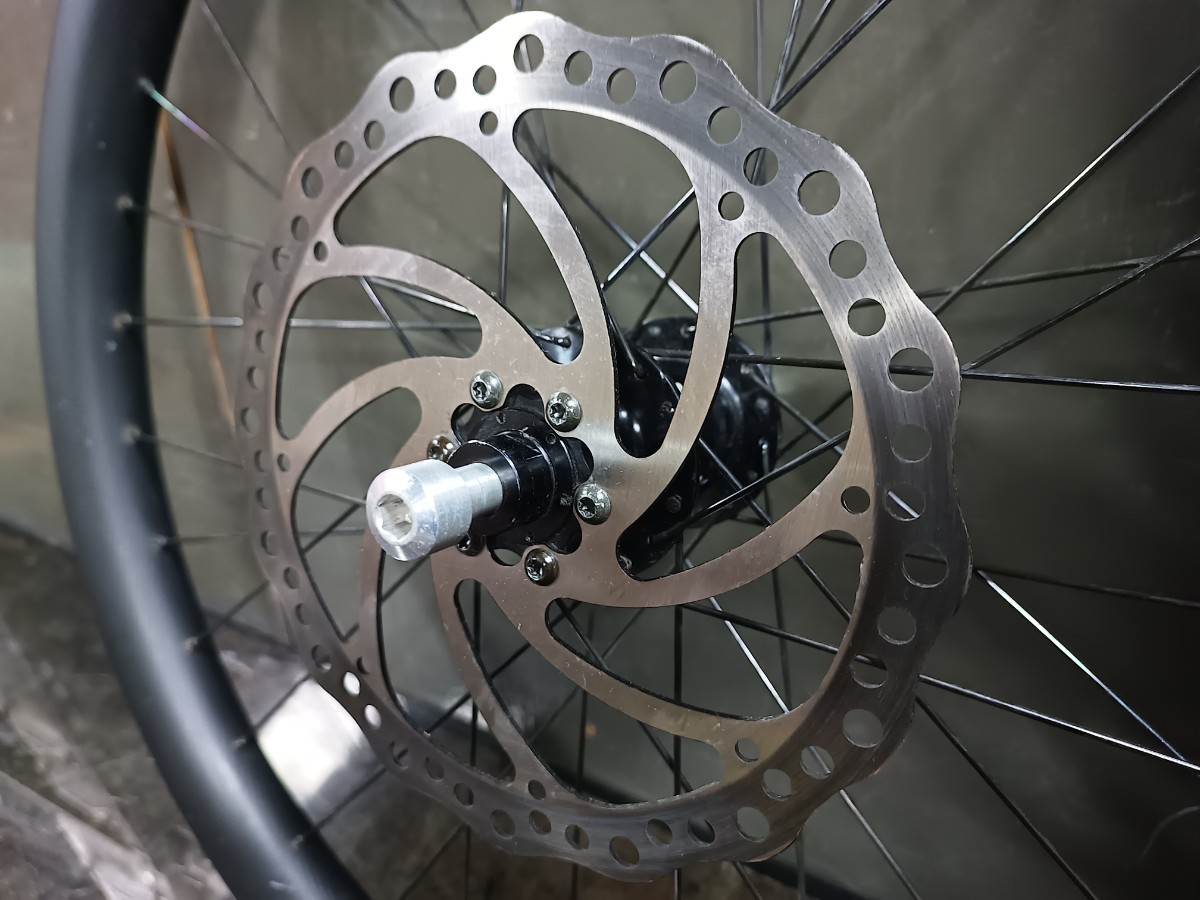 8500円 26インチMTB・DH用リアホイール カーボンリム × Hadley 8500円 26インチMTB・DH用リアホイール カーボンリム × Hadley