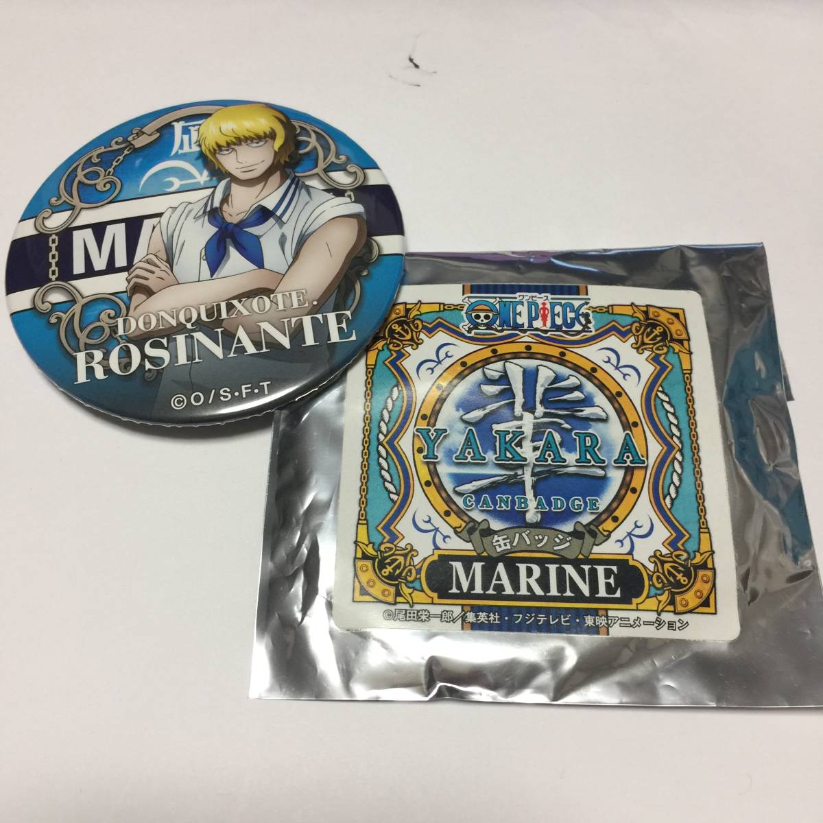 ◆ONE PIECE ワンピース ドンキホーテ・ロシナンテ ワンピース 輩 缶バッジ MARINE 麦わらストア限定 コラソン ②　【24/0215/0_画像1