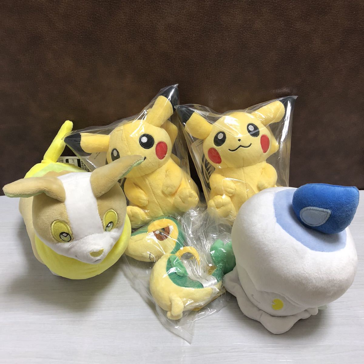 m124-0264 ポケモンセンター ぬいぐるみ ヒトモシ おすわりピカチュウ ワンパチ pokemon fit ツタージャ_画像1