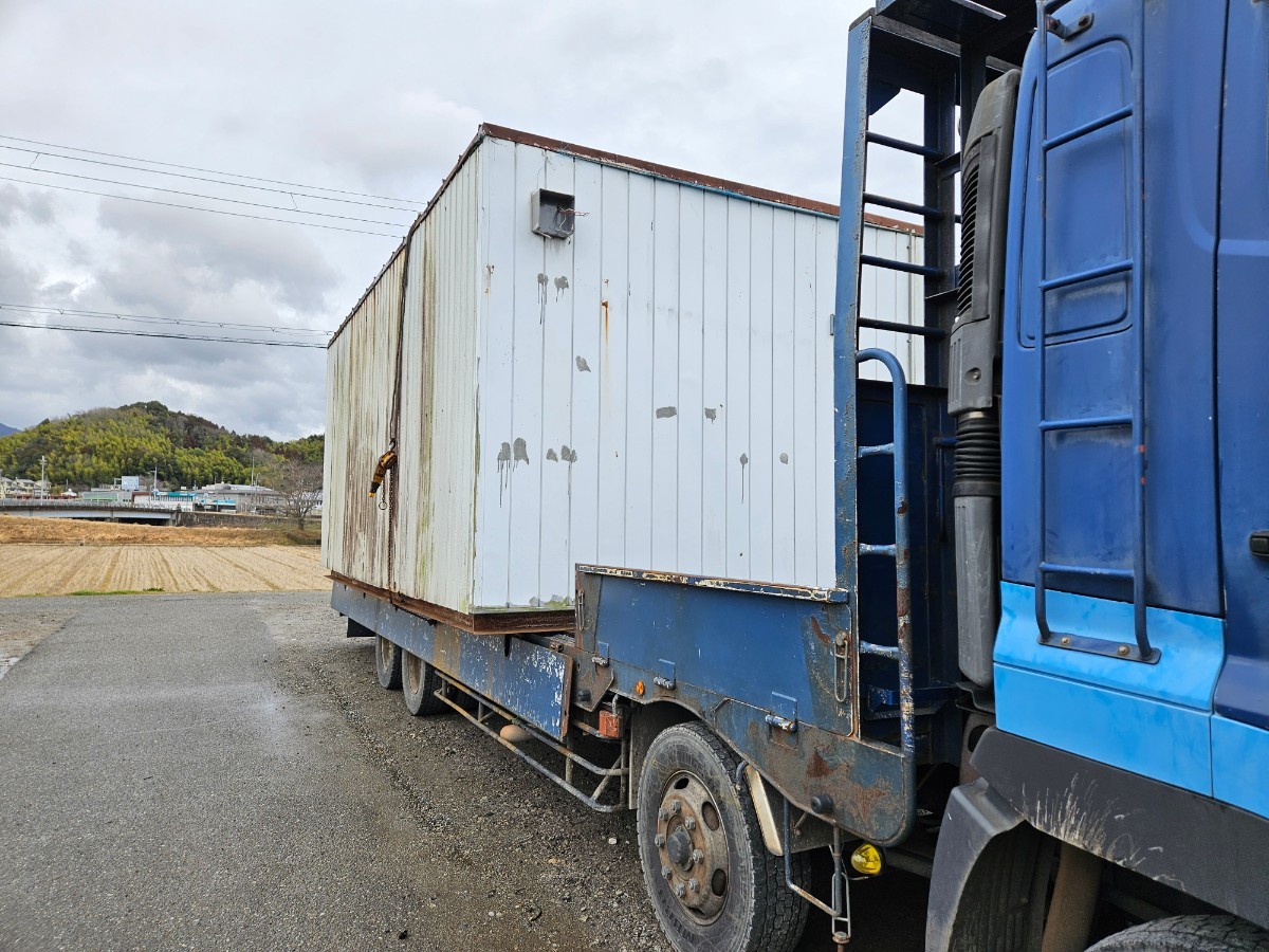 ★値下げ！■BIGサイズ　カラオケボックス　プレハブ　仮設事務所　仮設住宅　倉庫・物置・使い道自由自在●_画像4