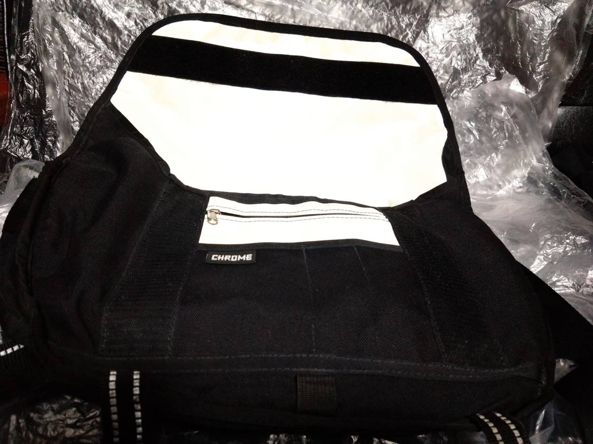 [ prompt decision / America made ] chrome / messenger bag / shoulder bag black × white 