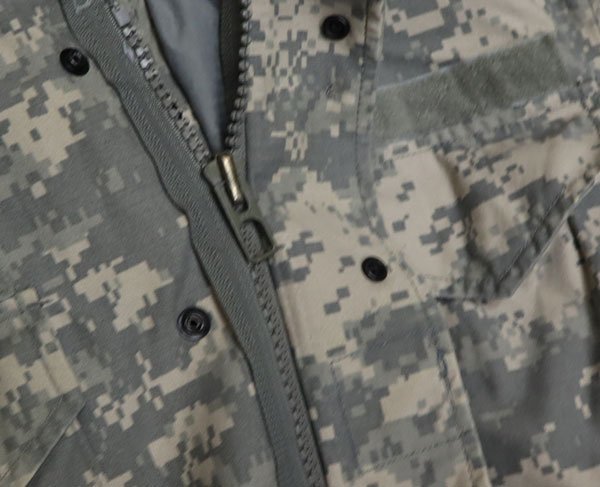 MJ25米軍実物ARMYアメリカ古着フィールドジャケットM-65デジカモ迷彩ACUミリタリージャケットS-XSマジックテープ付きコンバットジャケット_画像4
