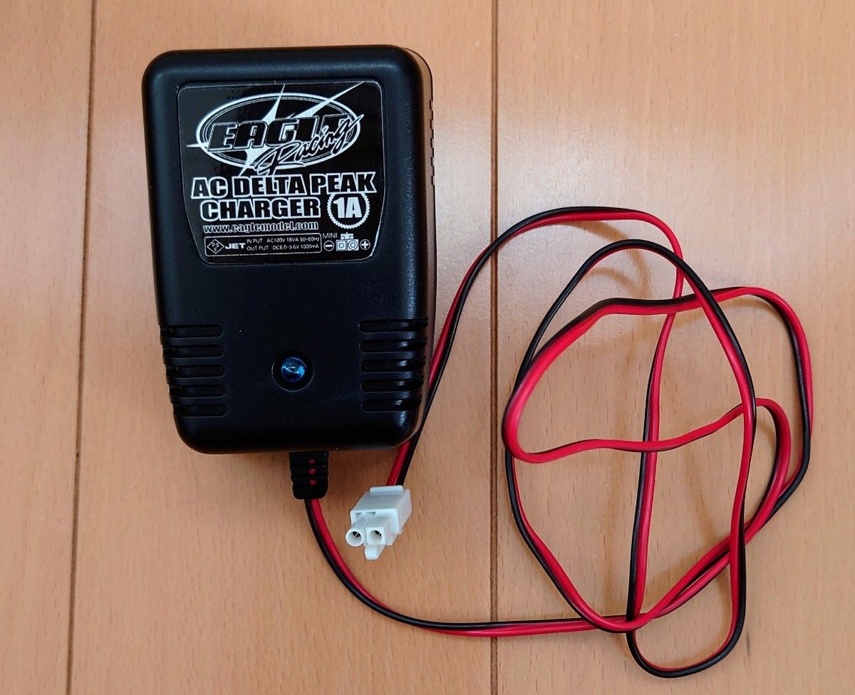 AC DELTAPEAK CHARGER    充電器