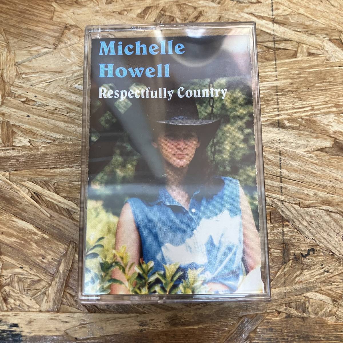 シPOPS,ROCK MICHELLE HOWELL - RESPECTFULLY COUNTRY アルバム TAPE 中古品_画像1