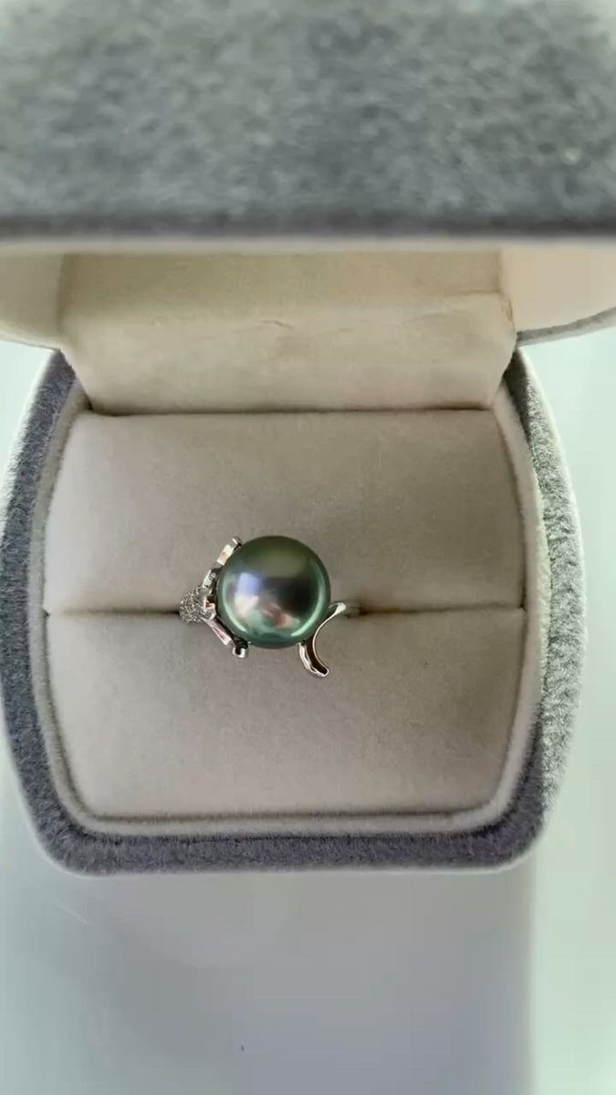 タヒチ黒蝶真珠11.1mmの指輪(グレー)