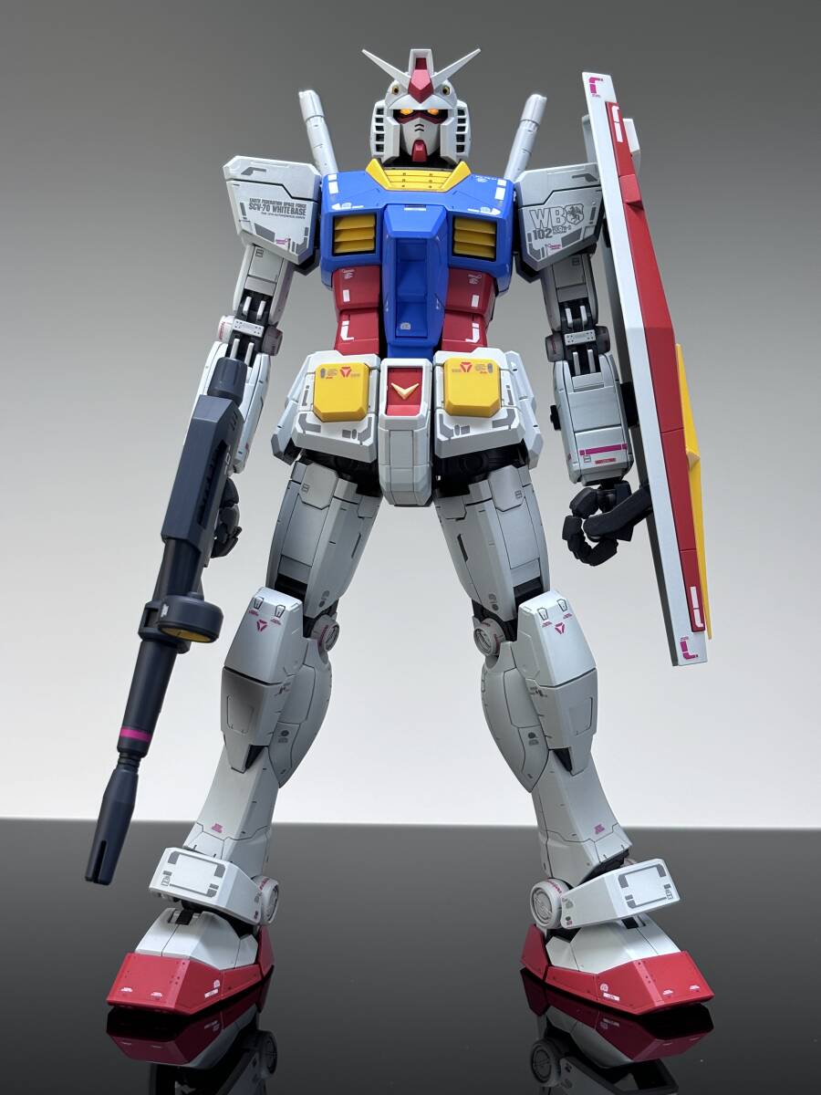 MG 1/100 RX-78-2 ガンダムVer.3.0 塗装完成品_画像4