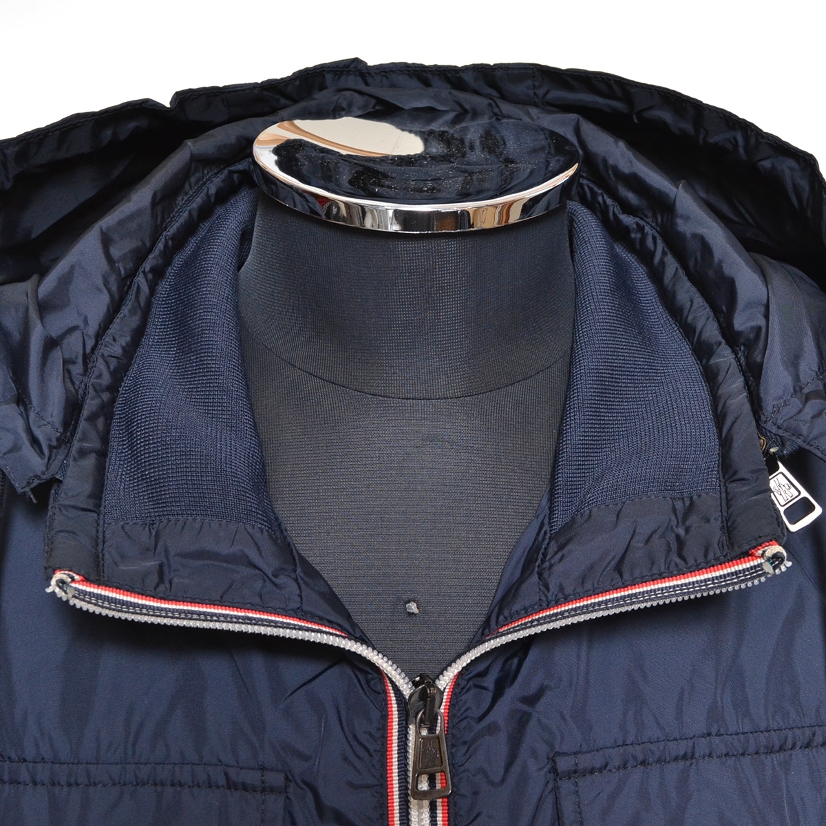 ●496595 MONCLER モンクレール ●ナイロンジャケット LYON ナイロンパーカー 510914107805 サイズ3 メンズ ネイビーの画像4