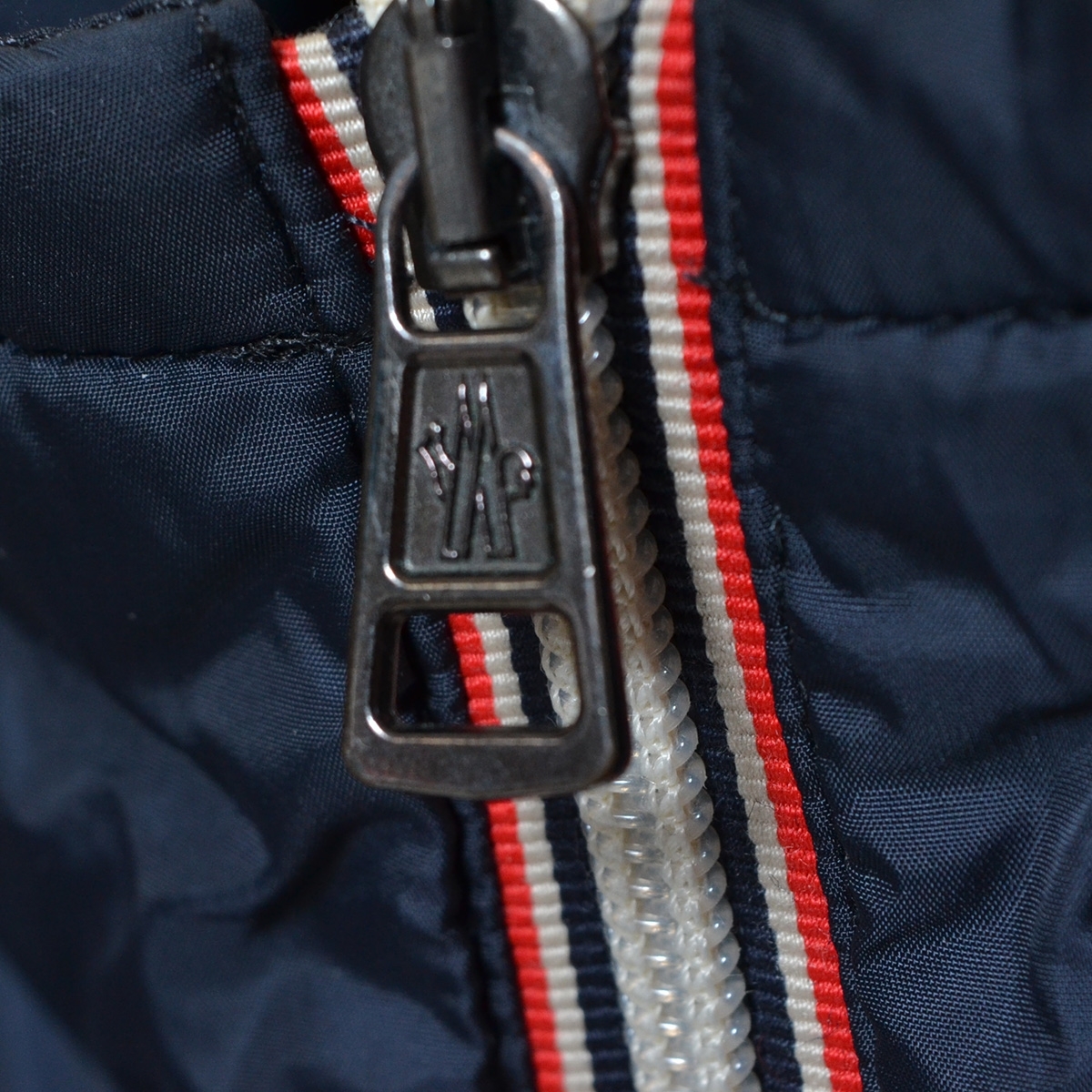 ●496595 MONCLER モンクレール ●ナイロンジャケット LYON ナイロンパーカー 510914107805 サイズ3 メンズ ネイビーの画像7