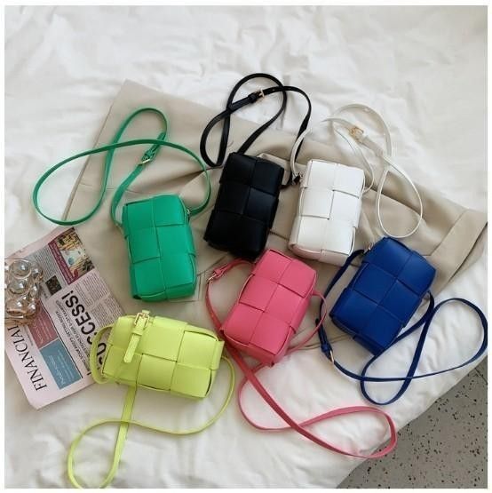 【黄緑/ミニ　クロスバッグ】iPhoneケース スマホ ショルダー カラフル カバン 鞄 ポーチ ショルダーバッグ 携帯 小さめ